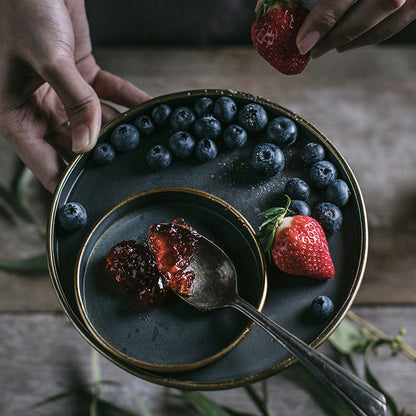 Stylish Disc Bread Tray for Fruits and Snacks