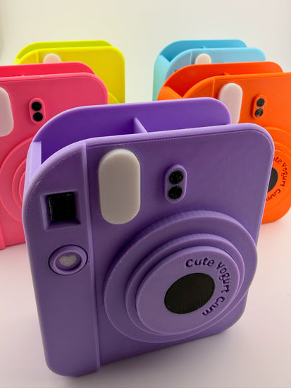 Close-up of the retro camera silhouette of the FLASH lavender holder