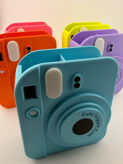 Close-up of the retro camera silhouette of the FLASH pool holder