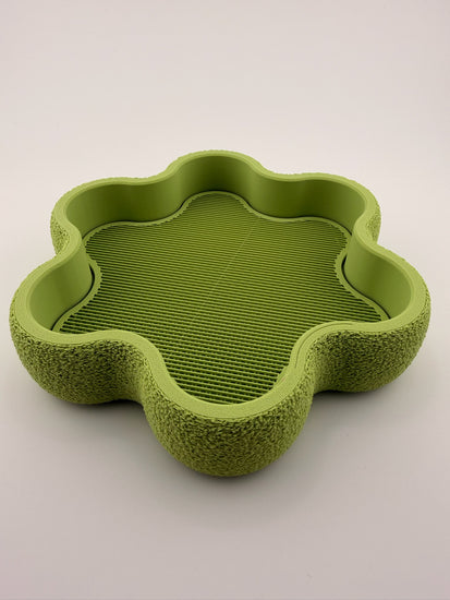 FLORA matcha tray holding rings and keys