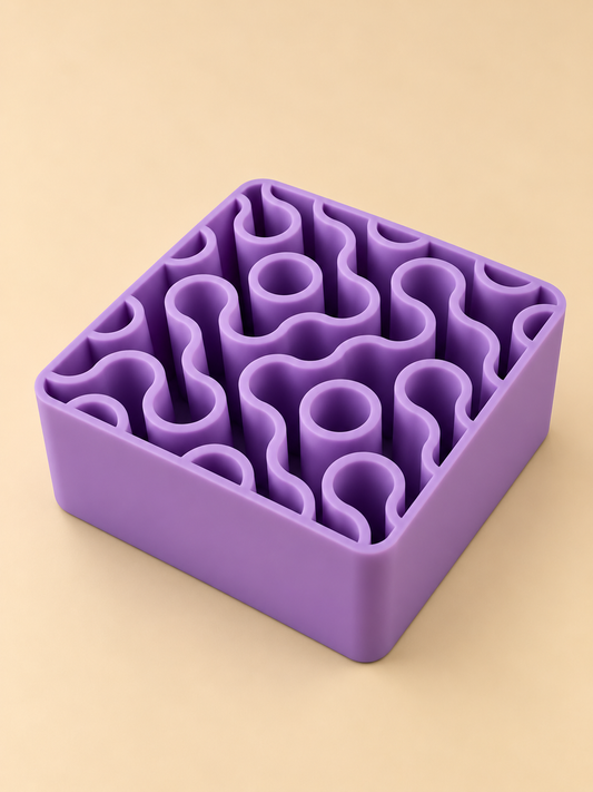 FIZZ wavy pen holder in lavender on a desk