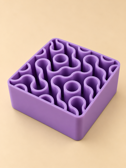 FIZZ wavy pen holder in lavender on a desk